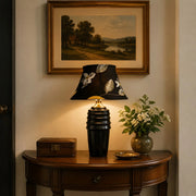 Lampe de table en céramique brodée