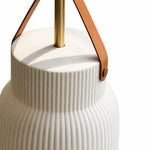Cargar imagen en el visor de la Galería, Brass finish and ceramic pendant detail