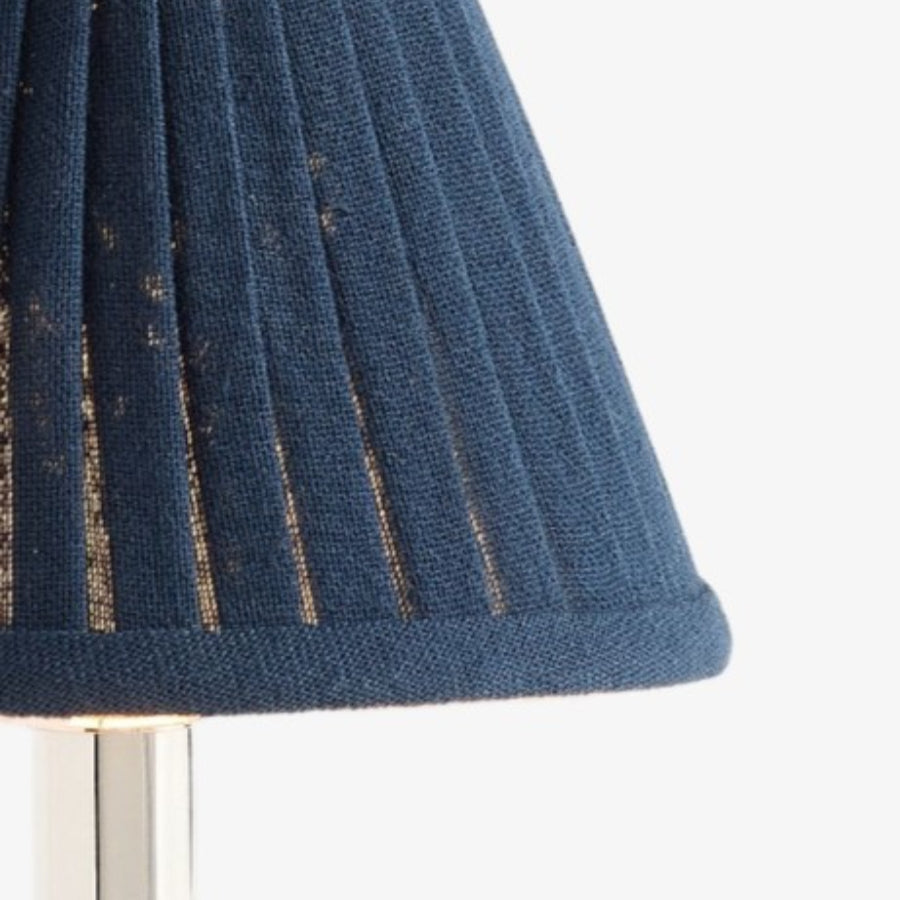 Trova Moderne Akzent-Tischlampe mit elegantem Profil - Für Schlafzimmer und Wohnzimmer