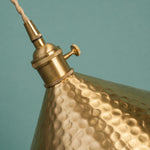 Bild in Gallery-Viewer laden, Hammered brass shade and socket hardware detail