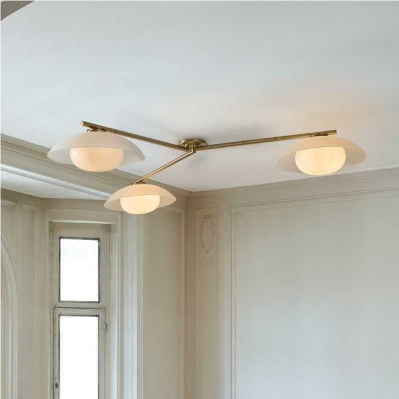 Lámpara de techo empotrada Elorina de 3 luces de vidrio y metal: una elegante luminaria para espacios modernos.