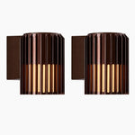 Cargar imagen en el visor de la Galería, Fluted Shade Square Plate Aluminium Outdoor Sconce