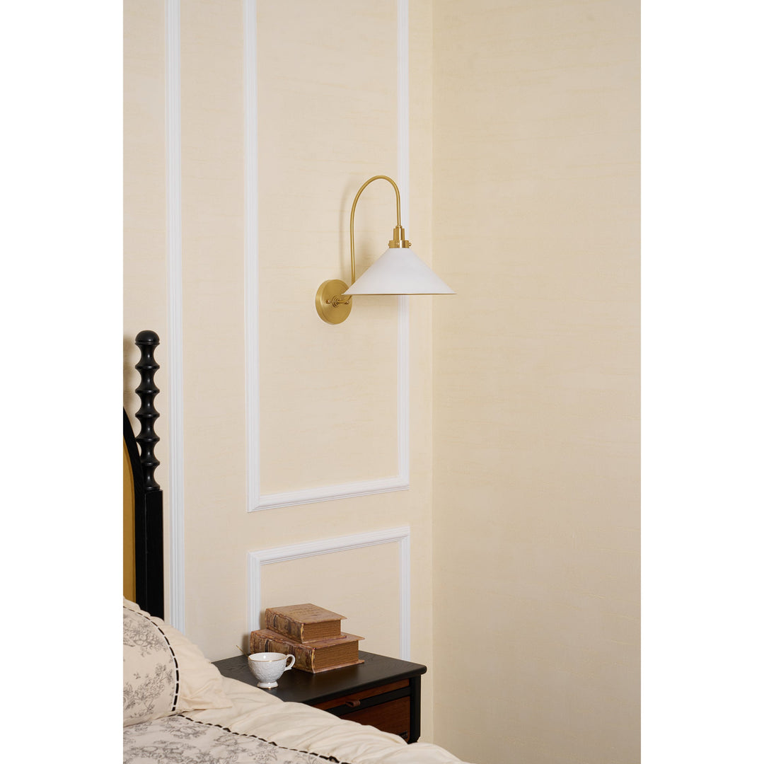 Applique murale vintage contemporaine avec structure courbée pour chambre, salon et couloir