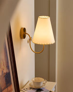 Cargar imagen en el visor de la Galería, Lámpara de pared Gentle Bend