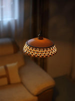 Bild in Gallery-Viewer laden, Woven Ceramic Brass Swag Pendant Light