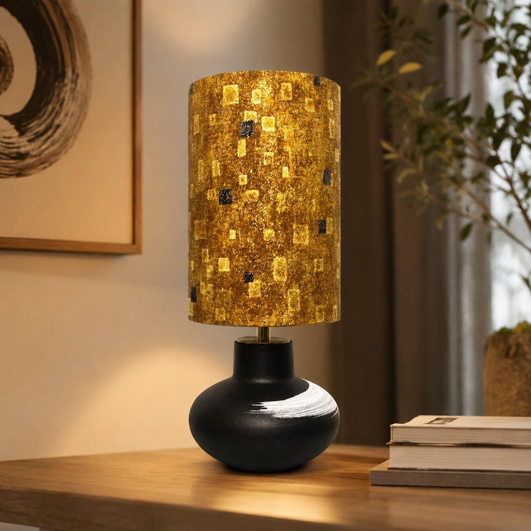 Lampe de table en céramique faite à la main avec abat-jour en tissu moucheté