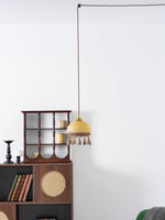 Charger l'image dans la visionneuse de galerie, Tasseled Brass Glass Swag Pendant Light