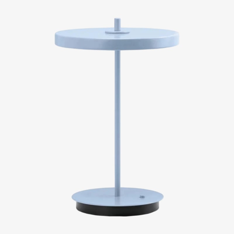 Lampe de table en métal minimaliste moderne sculpturale Astris pour salon et bureau