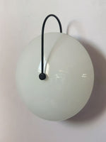 Bild in der Galerieansicht laden, Moderne Glas-Wandleuchte – Gerippte Glasleuchte mit Scheiben-Wandhalterung
