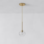 Cargar imagen en el visor de la Galería, Lámpara colgante Selvion con forma de globo escultural: moderna lámpara colgante de cristal con un diseño elegante.
