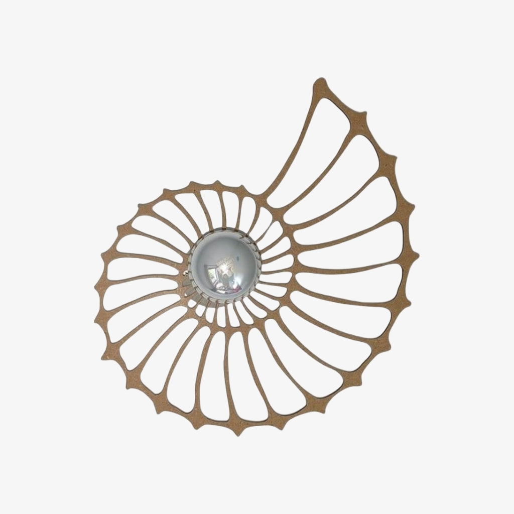 Lámpara de pared moderna con silueta de concha de nautilus Spiralyn - Iluminación para sala de estar