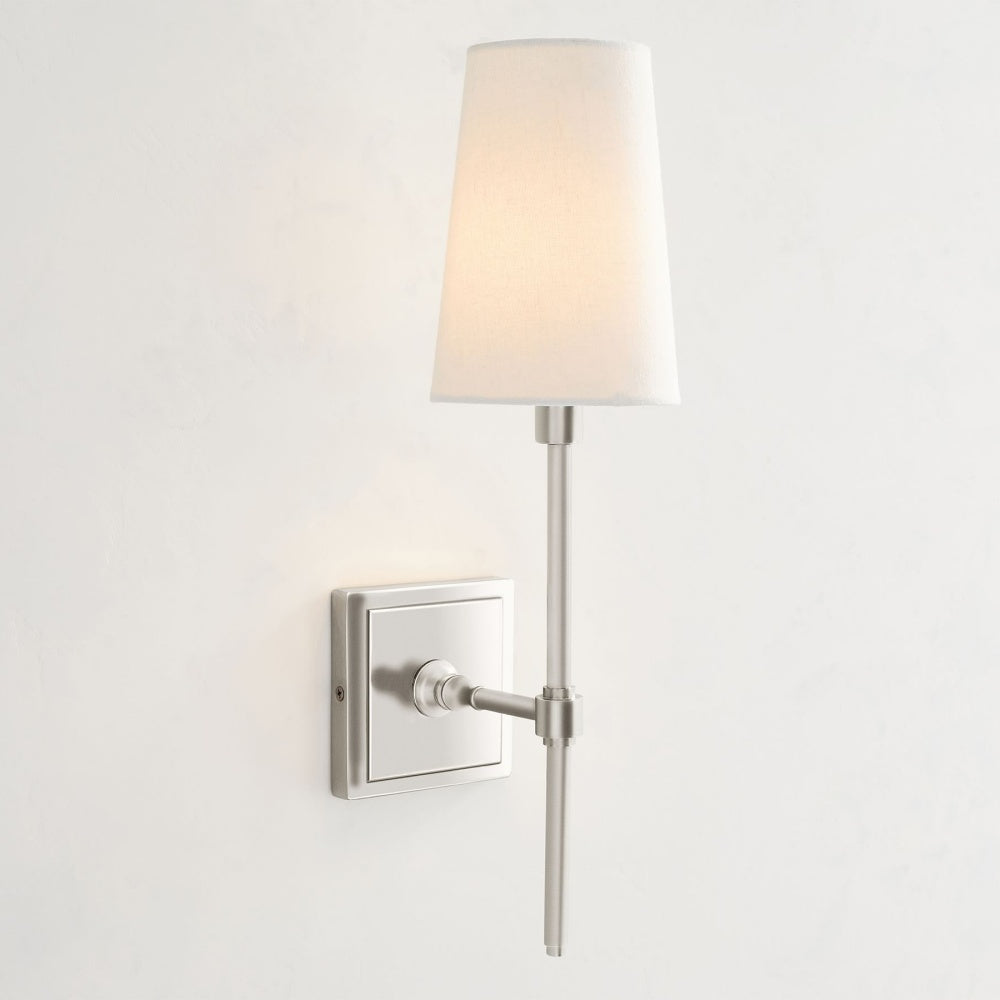 Lámpara de pared Rowan con pantalla de lino blanco elegante – Lámpara de pared retro de metal para dormitorio y pasillo