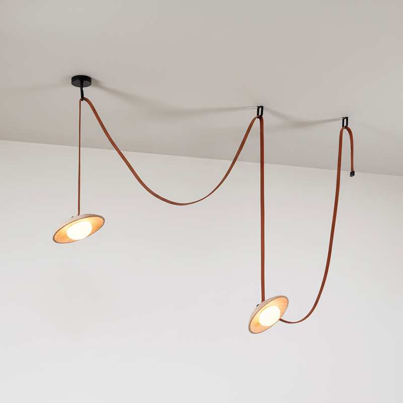 Lampe suspendue Light Rail en cuir
