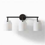 Charger l&#39;image dans la visionneuse de galerie, Applique murale moderne Hanton à 3 lumières – Luminaire en verre laiteux pour salle de bain, couloir et salon 
