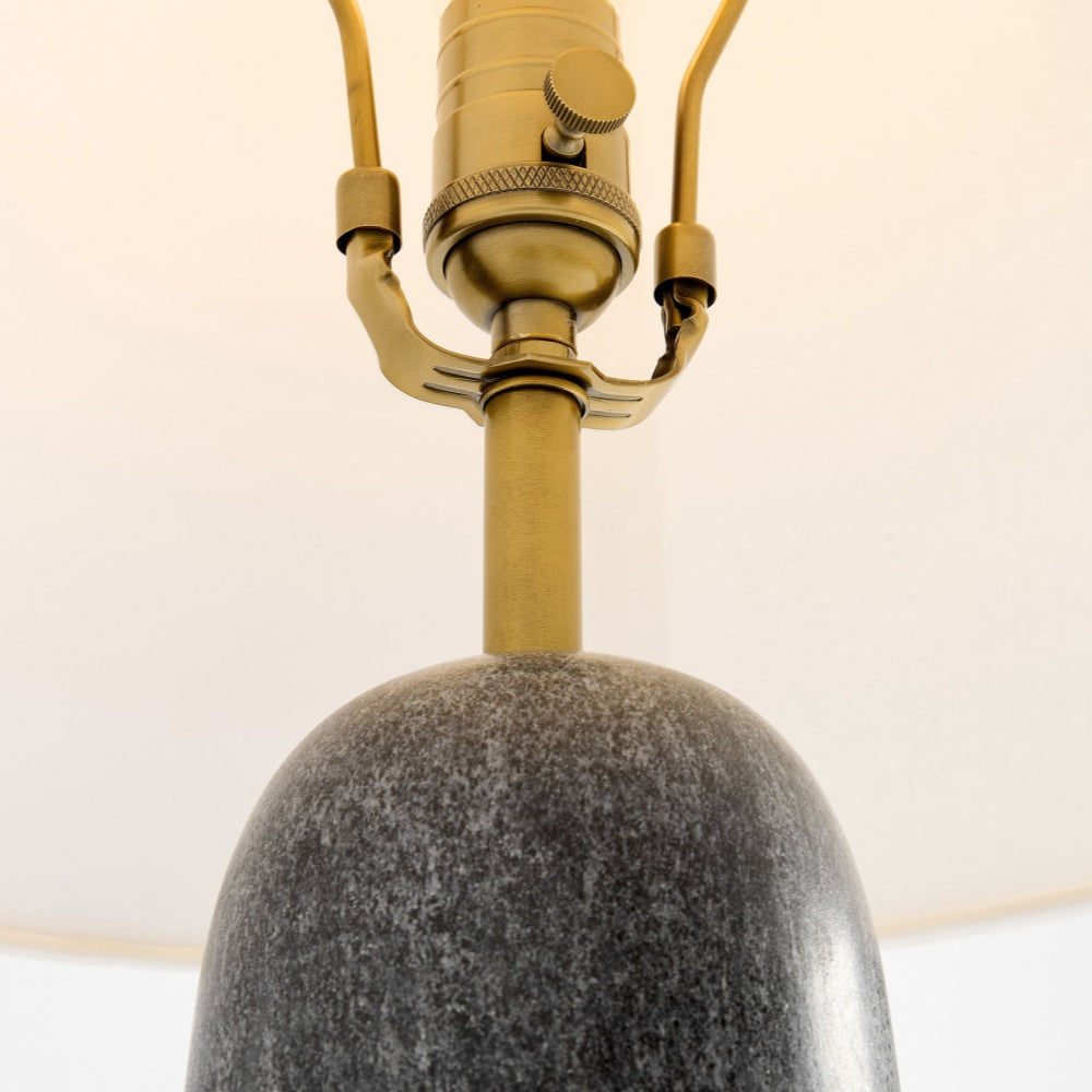 Albi Minimalistische dekorative Tischleuchte mit ausgewogenen Proportionen - Nachttisch- und Schreibtischbeleuchtung