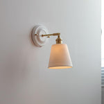 Cargar imagen en el visor de la Galería, Lámpara de pared vintage de cerámica japonesa de latón con una luz
