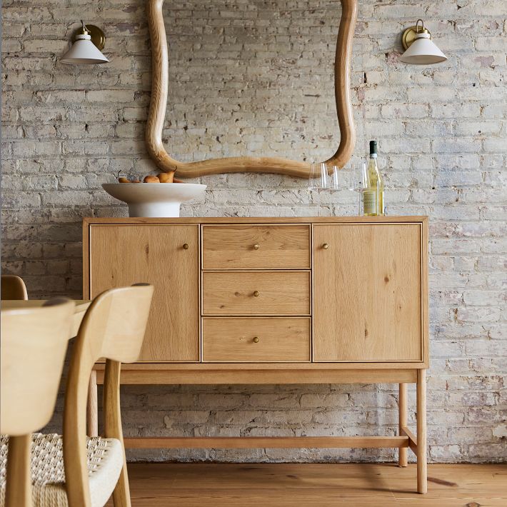 Aurenza Curved Arm Globe Wall Sconce – Modern Industrial Wall Lamp for Bathroom, Bedroom, and Hallway