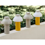 Bild in Gallery-Viewer laden, Moderne tragbare Tischlampe – minimalistisches, wiederaufladbares Licht für Innen- und Außenbereich