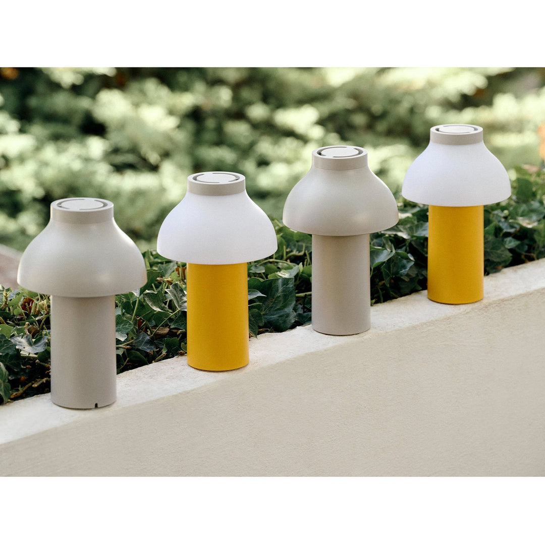 Moderne tragbare Tischlampe – minimalistisches, wiederaufladbares Licht für Innen- und Außenbereich