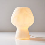 Cargar imagen en el visor de la Galería, Lámpara de mesa Novarise de vidrio acanalado: iluminación decorativa de vidrio texturizado
