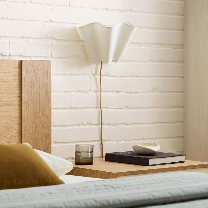 Aplique de pared festoneado Oslan - Pantalla clásica de lino con acento moderno