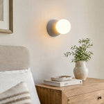 Bild in Gallery-Viewer laden, Sculptural Concrete Globe Wall Lamp