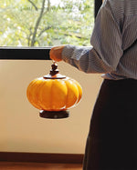 Bild in Gallery-Viewer laden, Pumpkin Glas-Tischleuchte