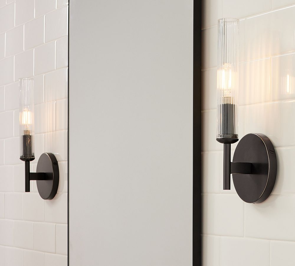 Aplique de pared de tubo de vidrio Bravira - Iluminación clásica de tubo de latón acanalado