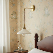 Lámpara de pared cerámica plisada Cerelle – Aplique escultórico con diseño acanalado para dormitorio o pasillo N30