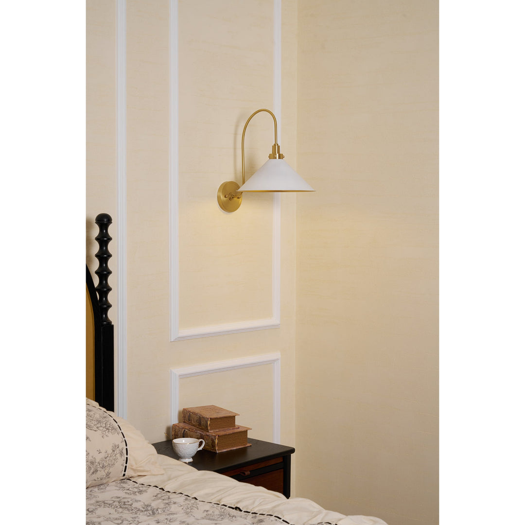 Applique murale vintage contemporaine avec structure courbée pour chambre, salon et couloir