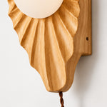 Bild in Gallery-Viewer laden, Wabi-Sabi-Wandleuchte aus Naturholz