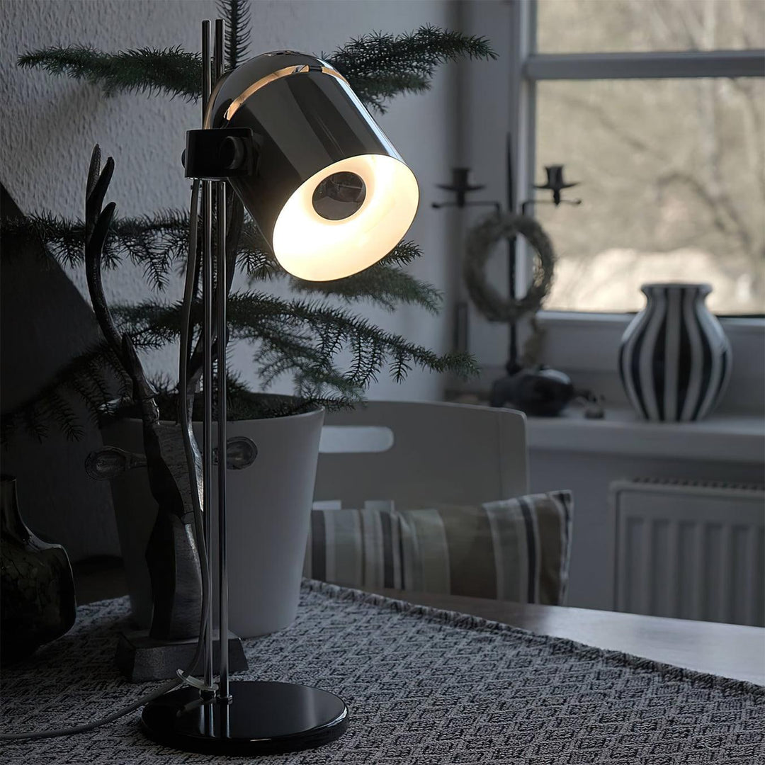 Adjusta Hebbare Schreibtischlampe