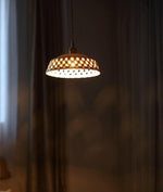 Bild in Gallery-Viewer laden, Woven Ceramic Brass Swag Pendant Light
