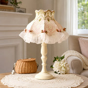 Lampe de table vintage en dentelle