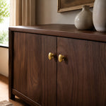 Cargar imagen en el visor de la Galería, Pigeon egg cabinet knob in a refined interior