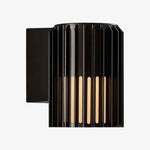 Cargar imagen en el visor de la Galería, Fluted Shade Square Plate Aluminium Outdoor Sconce