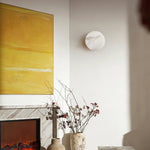 Bild in Gallery-Viewer laden, Zylindrische Alabaster Wandleuchte