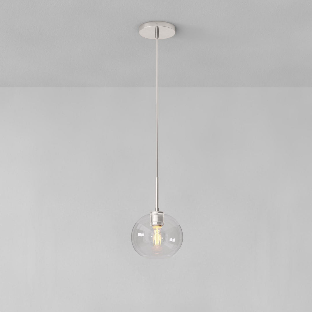 Lámpara colgante Selvion con forma de globo escultural: moderna lámpara colgante de cristal con un diseño elegante.