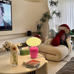 Bild in der Galerieansicht laden, Baiser Tischlampe

