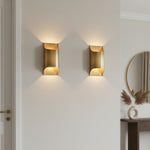 Cargar imagen en el visor de la Galería, Aplique de Pared de Latón Estilizado Sconique - Diseño Minimalista Perfil Arquitectónico para Vestíbulo