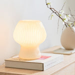 Cargar imagen en el visor de la Galería, Lámpara de mesa Novarise de vidrio acanalado: iluminación decorativa de vidrio texturizado
