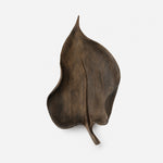 Cargar imagen en el visor de la Galería, Large sculptural wooden leaf wall decor, 53 by 35 by 6 centimeters