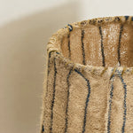 Cargar imagen en el visor de la Galería, Black woven fiber table lamp on console