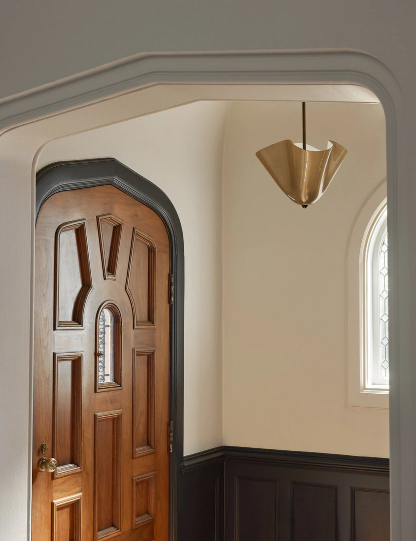 Bellina Radner Pendant Light – Sleek Glass Shade with Gentle Curves for Living Room, Bedroom and Dining Area
