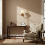 Charger l'image dans la visionneuse de galerie, Applique murale verticale en métal sculptural Radiara – applique murale sculpturale moderne pour salon et couloir