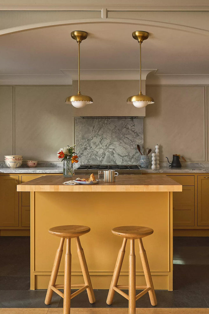 Rayla Scallop Pendant Light – Brass Finish Retro Ceiling Lamp for Dining & Kitchen