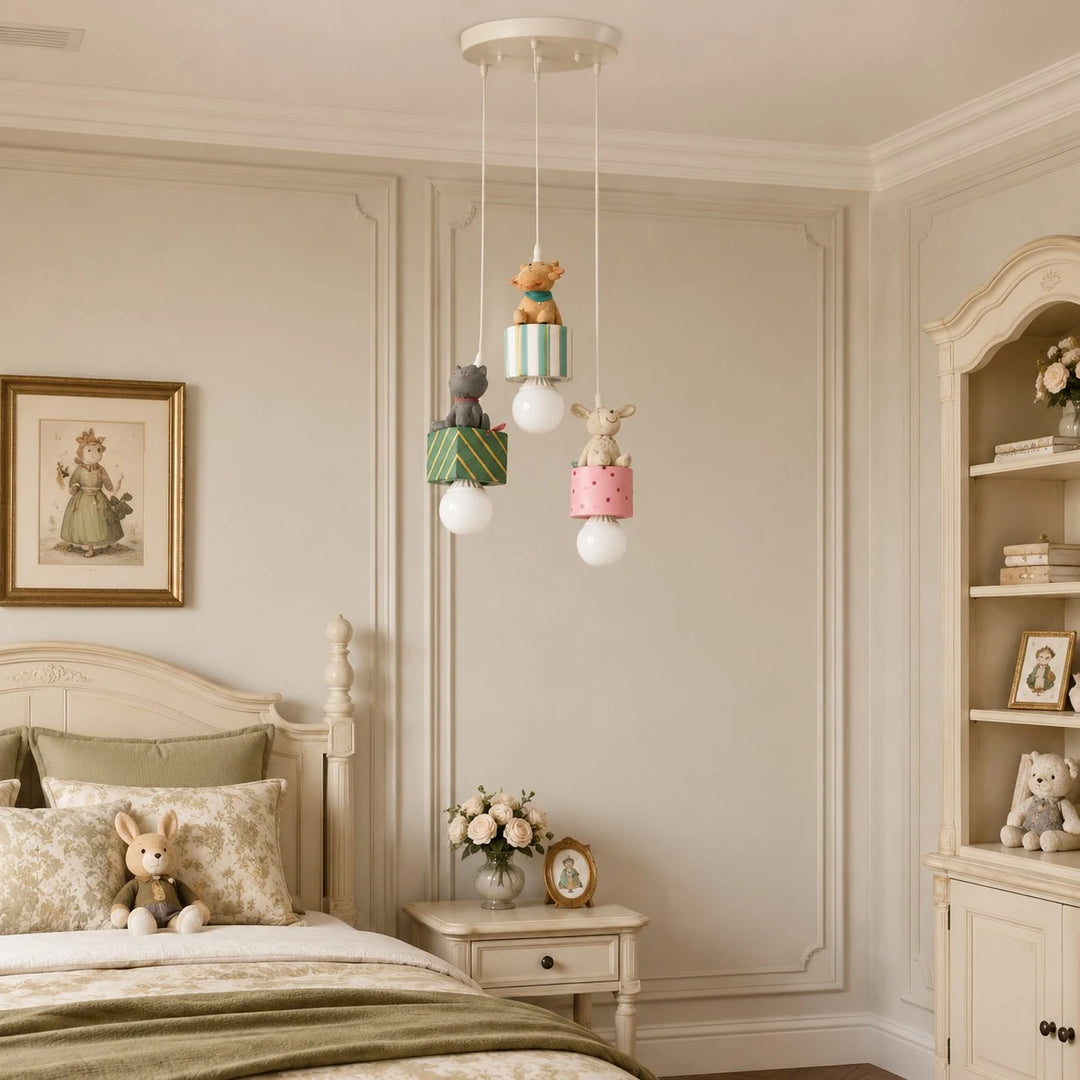 Animal gift box pendant lamp in a soft kids bedroom