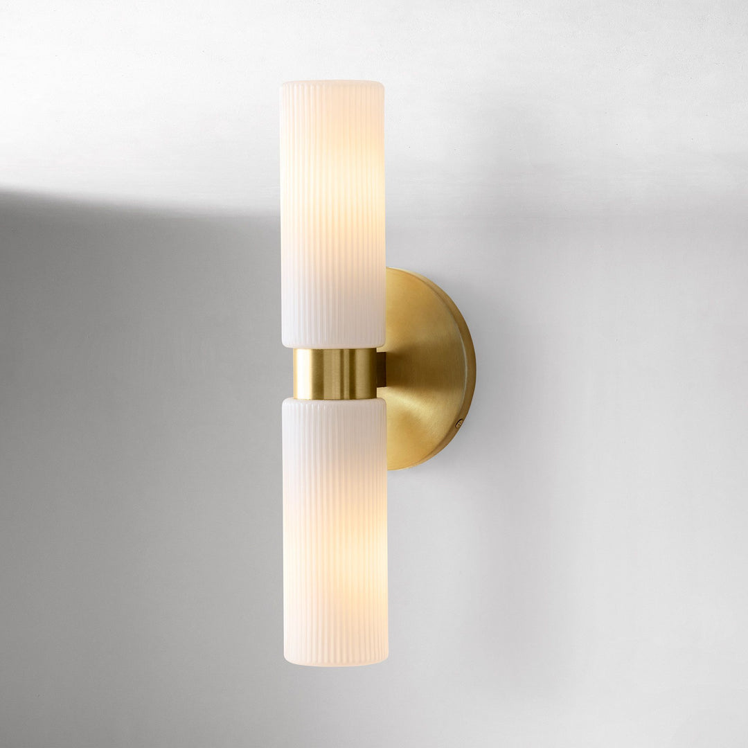 Applique murale Rivora en tube de verre strié – Luminaire double tube en laiton cannelé