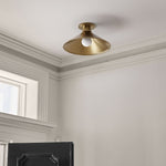 Cargar imagen en el visor de la Galería, Aurenza Flush Mount: Lámpara de techo rústica con un diseño sencillo y elegante
