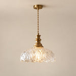Bild in Gallery-Viewer laden, Scalloped Clear Glass Pendant Light